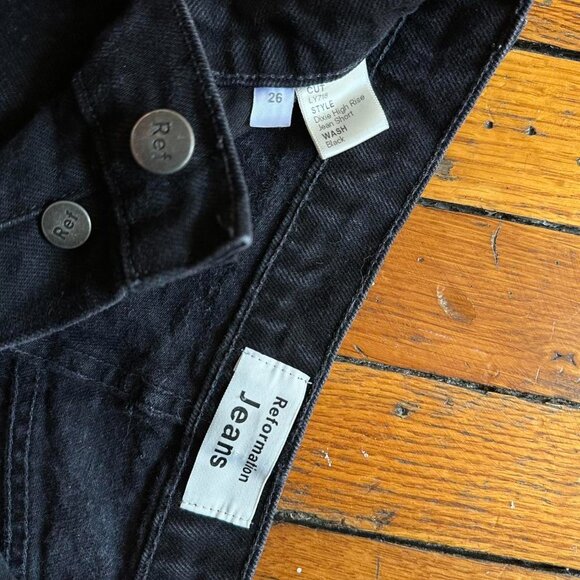 Reformation Dixie High Rise Jean Short Size 26 Women Black Cut Off Raw Denim - Picture 3 of 5